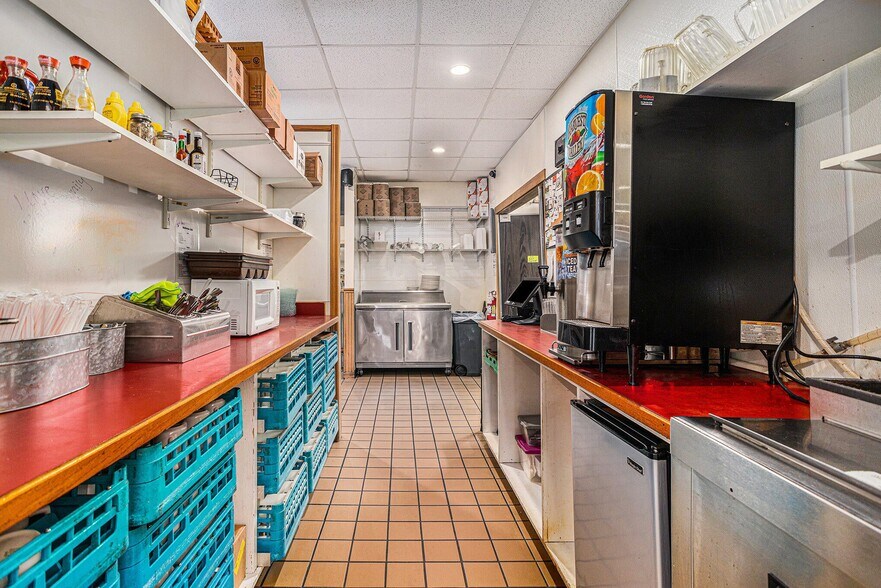 More Photos Of 6225 W D Ave, Kalamazoo Restaurant For Sale