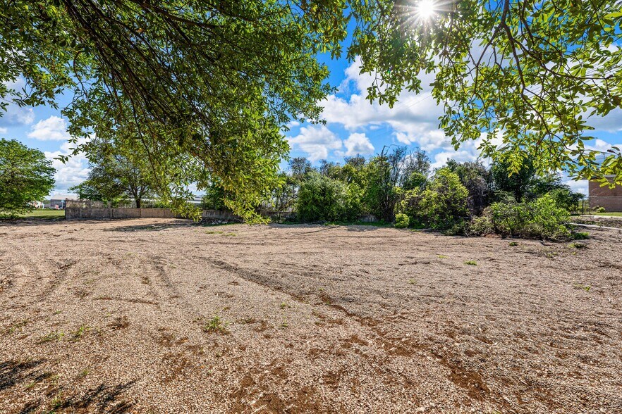 More Photos Of 720 N New Rd, Waco Land For Sale