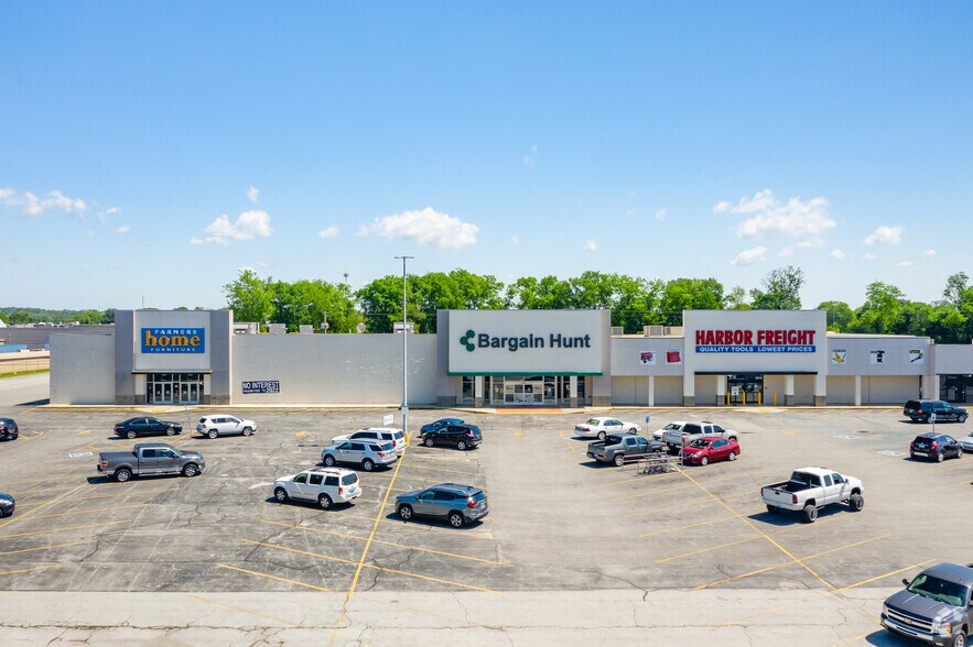 More Photos Of 3010 Fort Campbell Blvd, Hopkinsville Unknown For Lease