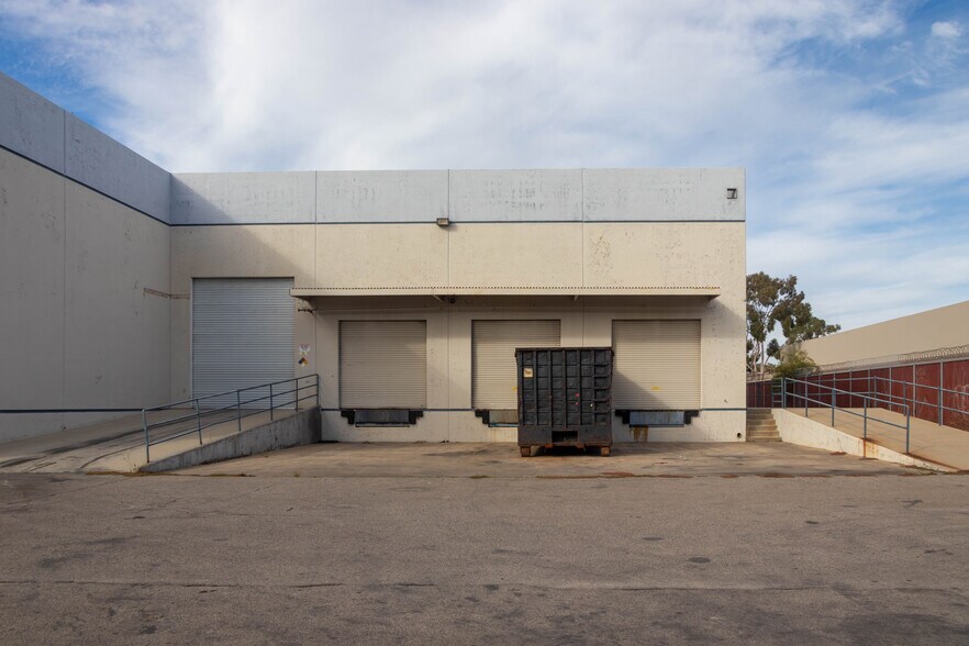 More Photos Of 11700 Monarch St, Garden Grove Warehouse For Sale