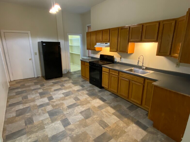 More Photos Of 31 Congress St, Cohoes Apartments For Sale