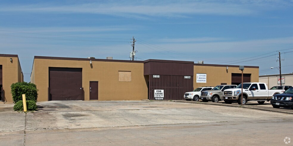More Photos Of 5849-5891 W 34th St, Houston Unknown For Lease