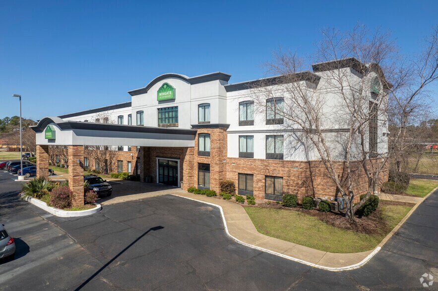 Primary Photo Of 129 Brickerton St, Columbus Hotel For Sale