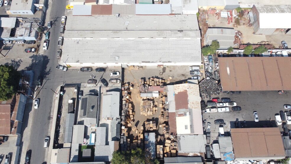 More Photos Of 8832 Miner St, Los Angeles Manufacturing For Lease