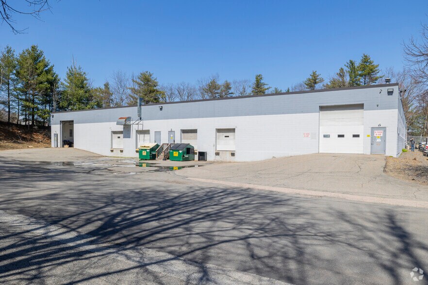 More Photos Of 104 Perimeter Rd, Nashua Industrial For Sale