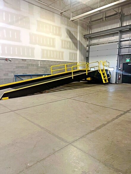 More Photos Of 885 Memorial Dr, Wood Buffalo Warehouse For Lease