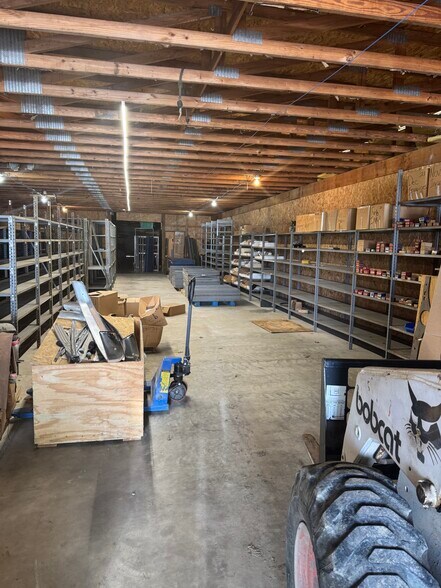 More Photos Of 111 Aiken St, Hope Light Distribution For Lease