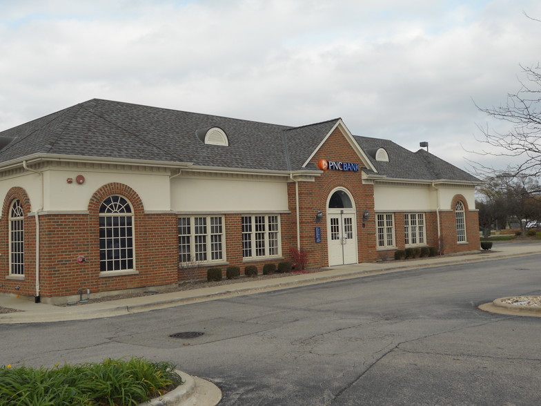 Primary Photo Of 501 W Liberty St, Wauconda Bank For Lease