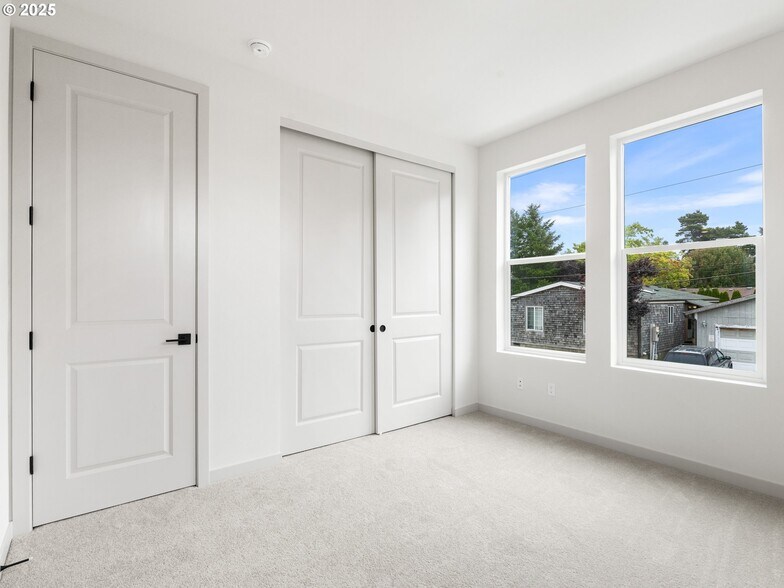 More Photos Of 305 Jetty ave, Lincoln City Multifamily For Sale