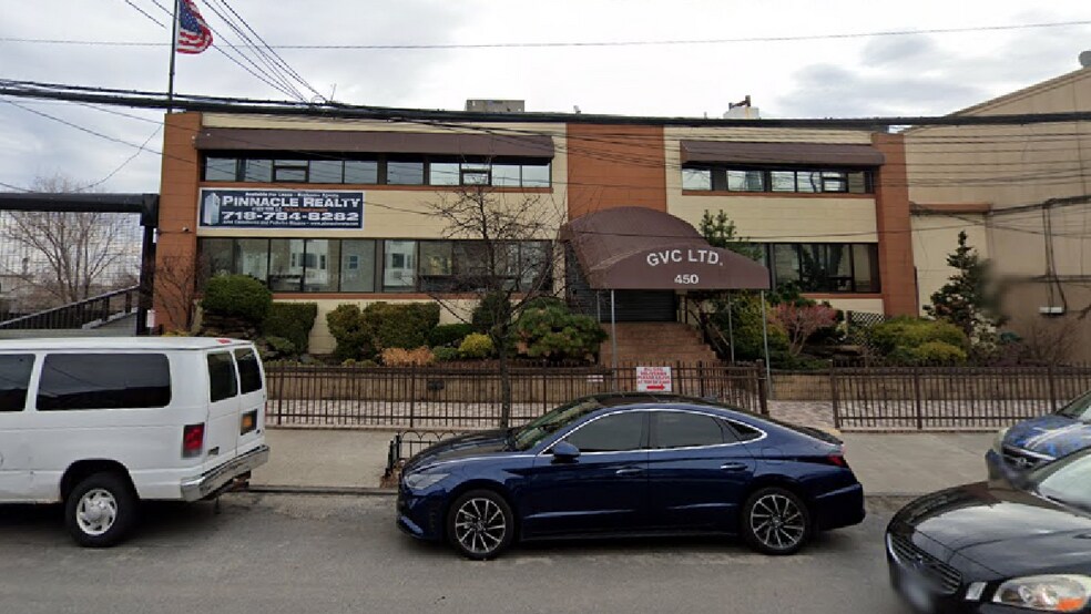 More Photos Of 450 Zerega Ave, Bronx Showroom For Lease