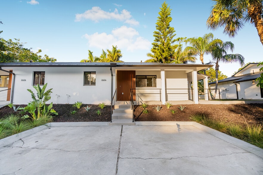 More Photos Of 2616 Lakeview Dr, Naples Apartments For Sale