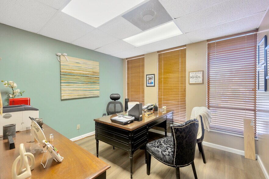 More Photos Of 13644 Walsingham Rd, Largo Medical For Sale