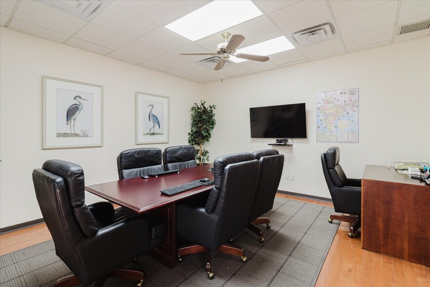 More Photos Of 611 Druid Rd E, Clearwater Office For Sale