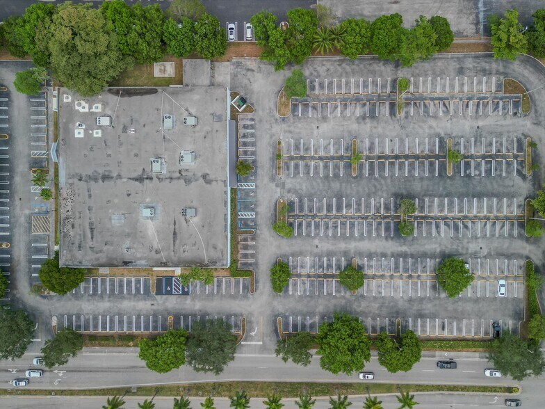 More Photos Of 3301 NW 107th Ave, Miami Research And Development For Lease
