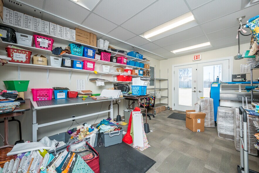 More Photos Of 15 Main St SE, Bondurant Storefront For Sale