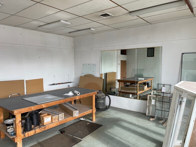 More Photos Of 1623 N Main St, Lima General Retail For Sale