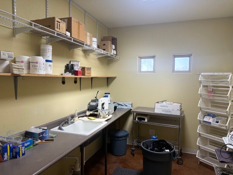 More Photos Of 16239 Nacogdoches Rd, San Antonio Healthcare For Lease