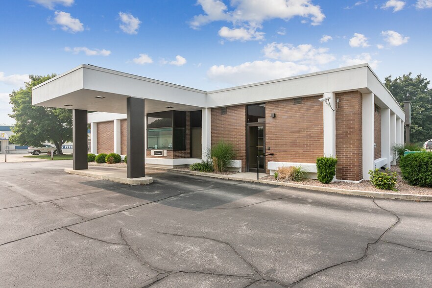 More Photos Of 427 Manitowoc St, Reedsville Office For Sale