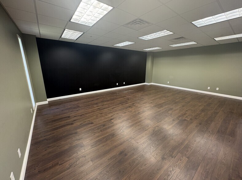 More Photos Of 7032 N Dixie Dr, Dayton Warehouse For Sale