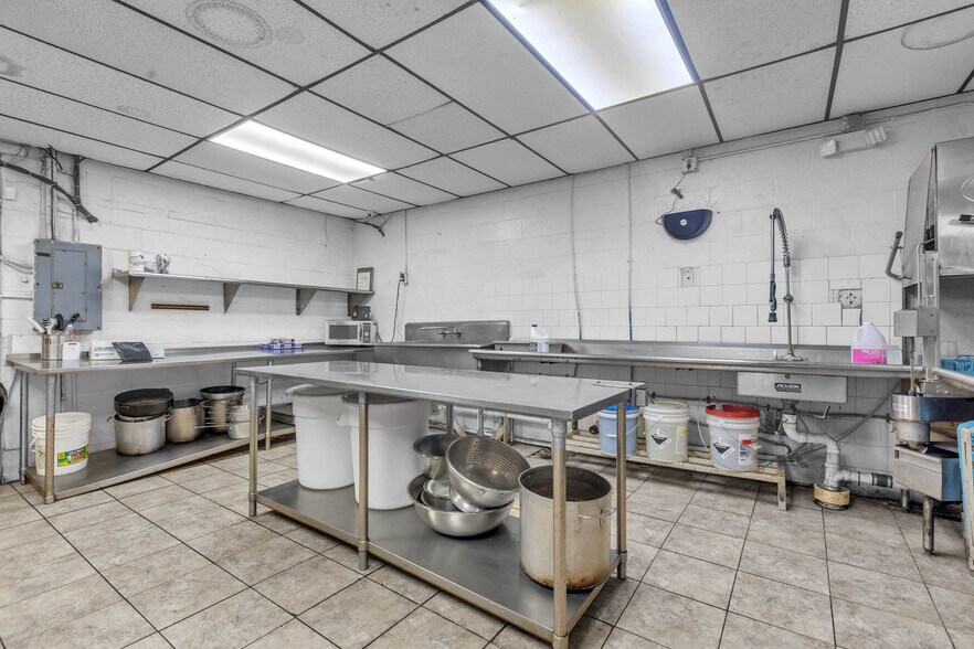 More Photos Of 2201 Kermit Hwy, Odessa Restaurant For Sale