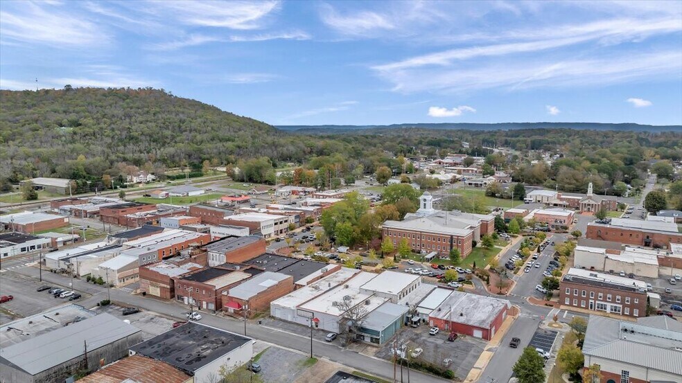 More Photos Of 106 W Laurel St, Scottsboro Office Residential For Sale