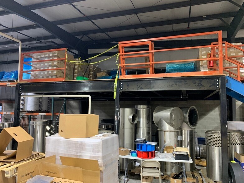 More Photos Of 155 E Chicago St, Cary Warehouse For Lease