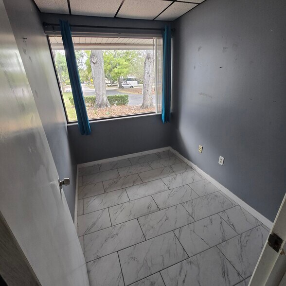 More Photos Of 617 Lakeview Rd, Clearwater Medical For Lease