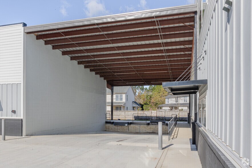 More Photos Of 8120 Windsor Hill Blvd, North Charleston Light Distribution For Lease