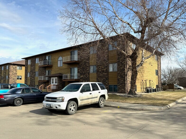 More Photos Of 2021 N Kimball St, Mitchell Apartments For Sale