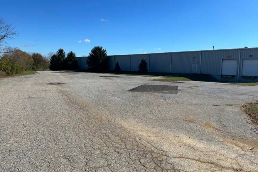 More Photos Of 4008 Borman Dr, Batavia Warehouse For Lease