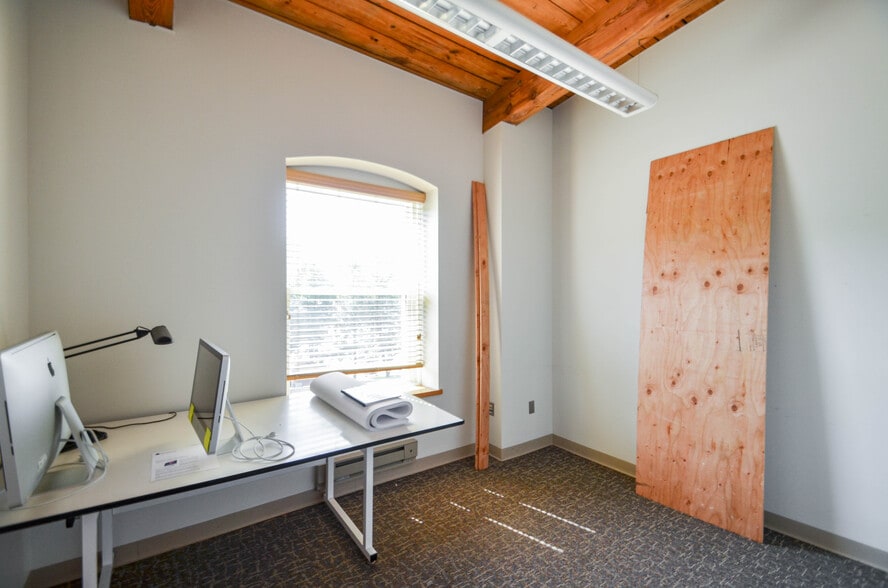 More Photos Of 22 S 2nd St, Emmaus Loft Creative Space For Lease