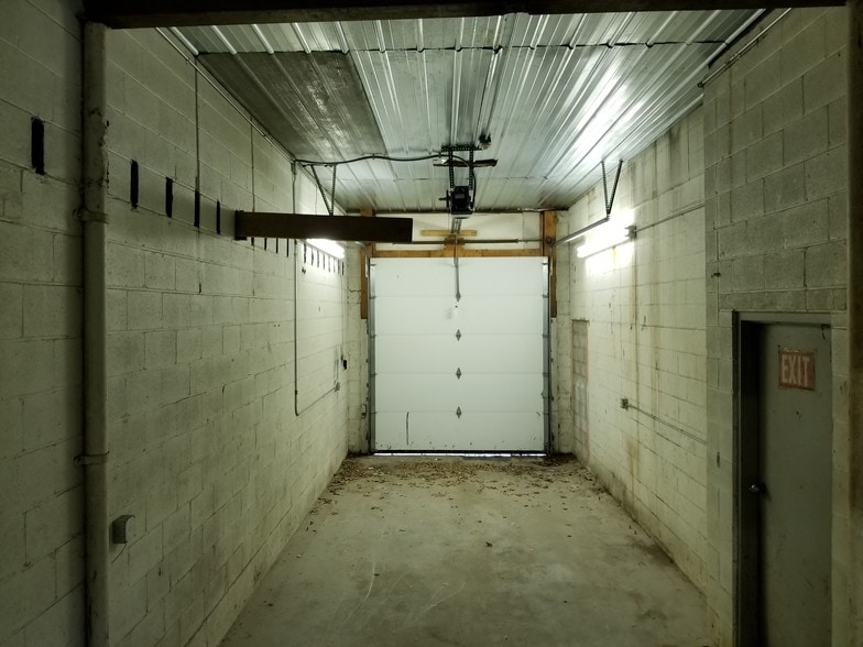 More Photos Of 2269 Sheridan Rd, Zion General Retail For Lease