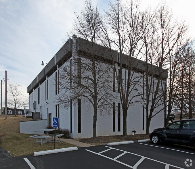 More Photos Of 11426 Dorsett Rd, Maryland Heights Office For Lease