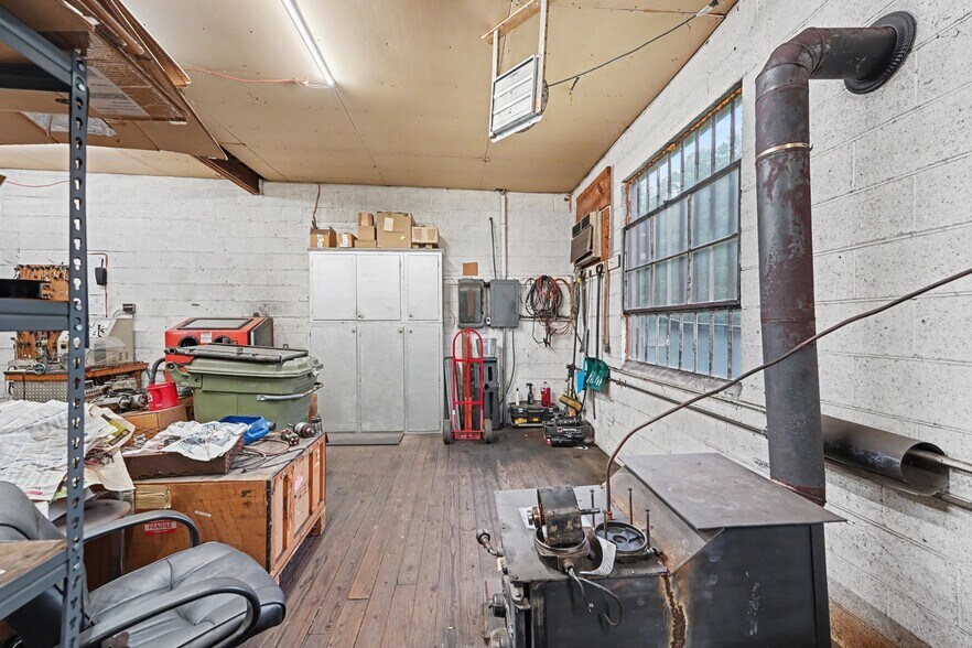 More Photos Of 427 W Gene Hairston St, Madison Auto Repair For Sale
