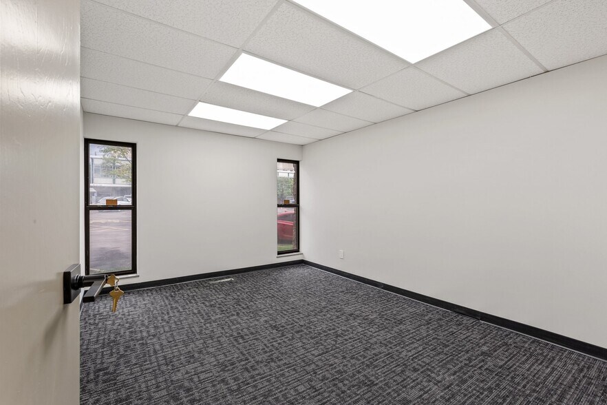 More Photos Of 1515 S Boulder Ave, Tulsa Office For Lease
