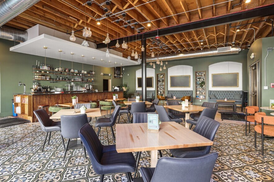 More Photos Of 2246 Larimer St, Denver Storefront For Sale