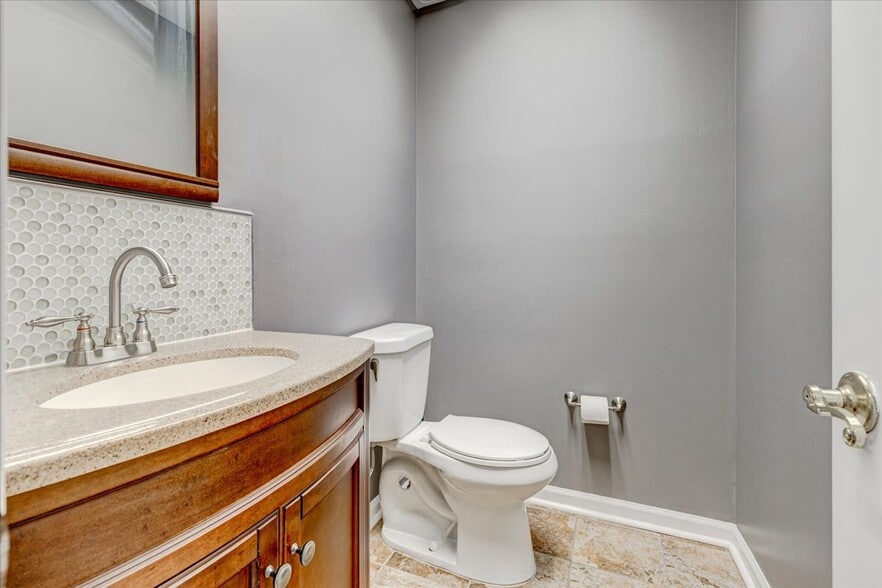 More Photos Of 7175 Jonesboro Rd, Morrow Office For Lease