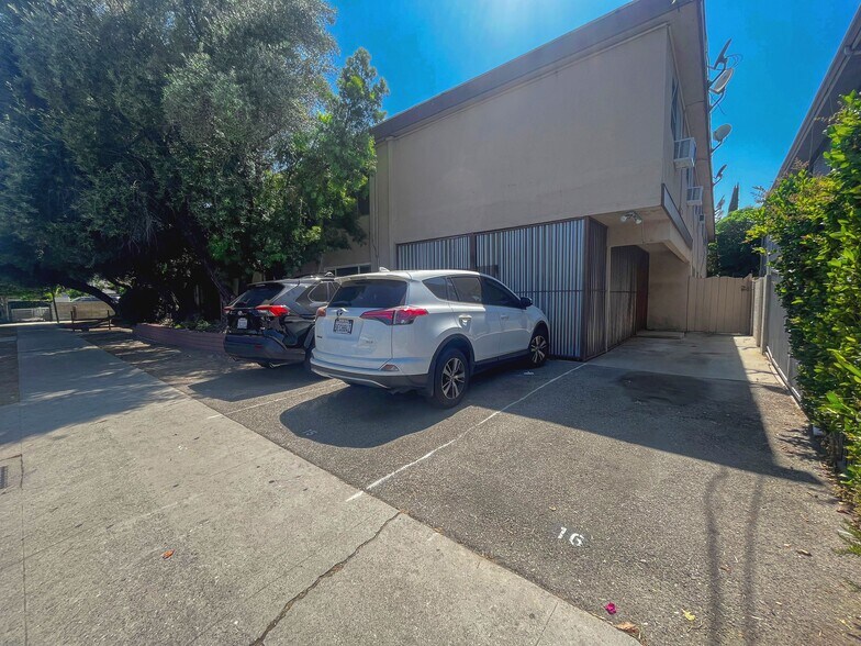 More Photos Of 6535 Fulton Ave, Van Nuys Apartments For Sale