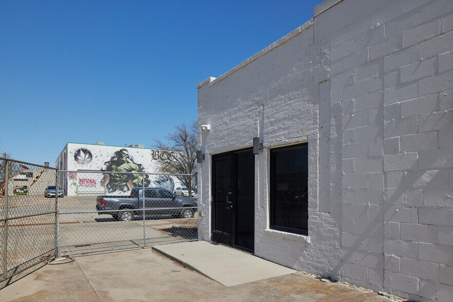 More Photos Of 120 N Western Ave, Oklahoma City Freestanding For Lease