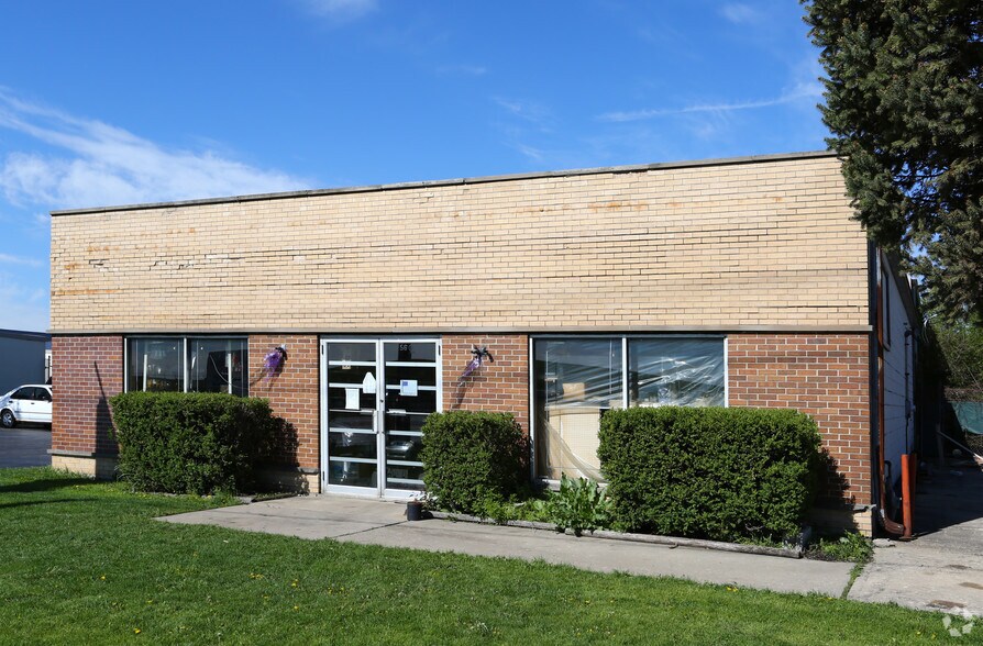 More Photos Of 560 N York Rd, Bensenville Showroom For Sale