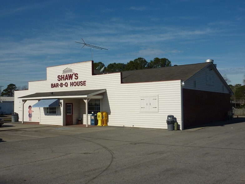 Primary Photo Of 202 West Blvd, Williamston Restaurant For Sale