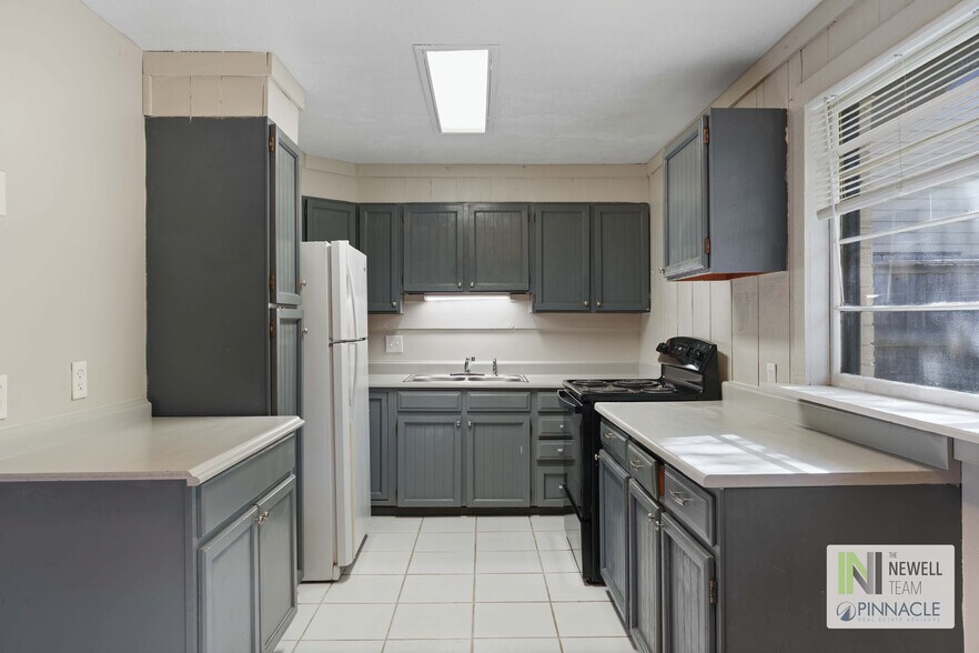 More Photos Of 10210-10230 W 26th Ave, Lakewood Apartments For Sale