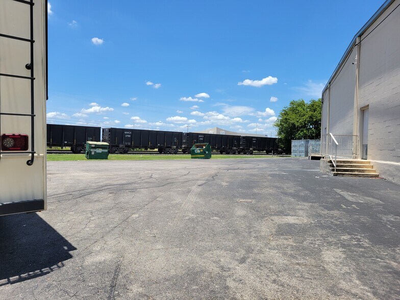 More Photos Of 10203 Kotzebue St, San Antonio Industrial For Sale