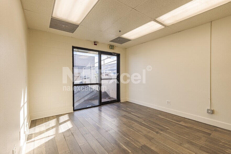More Photos Of 677 N 3050 E, St George Warehouse For Lease