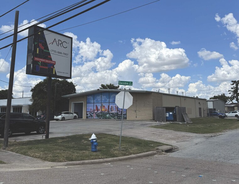 Primary Photo Of 4900 Dacoma St, Houston Flex For Sale