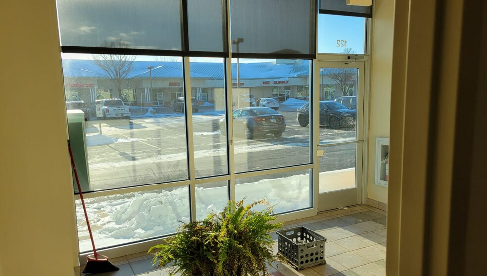 More Photos Of 620 E Green Bay Ave, Saukville General Retail For Lease