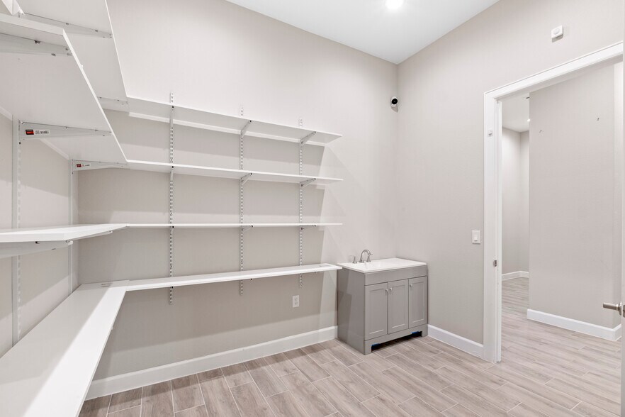 More Photos Of 4220 Cartwright Rd, Missouri City Medical For Sale