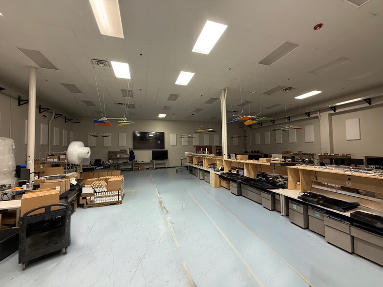 More Photos Of 2501 SE Otis Corley Dr, Bentonville Flex For Lease