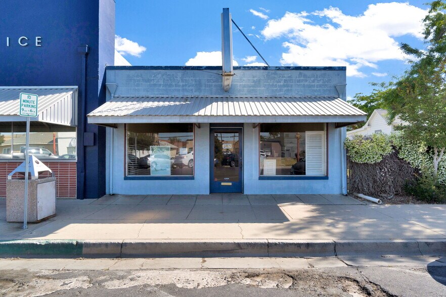 Primary Photo Of 230 S K St, Dinuba Storefront For Sale