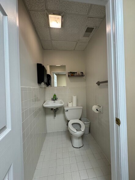 More Photos Of 332 2nd Ave E, Oneonta Office For Sale